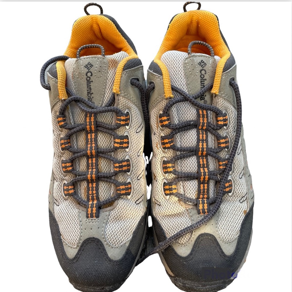 Columbia woman’s hiking shoes